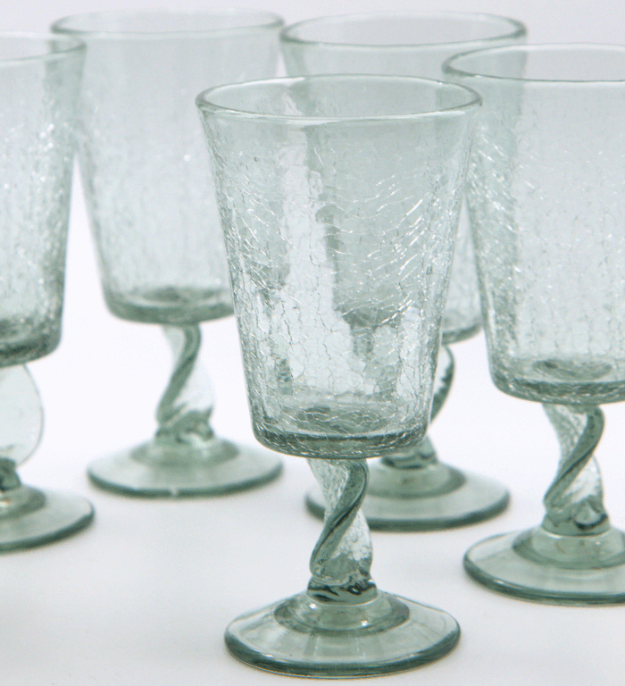 Glass on foot, leaf per piece